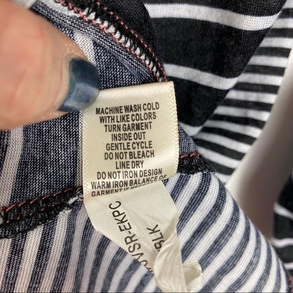 Self Esteem Criss Cross Back T-Shirt Women's Junior XL Black White Striped - Picture 8 of 8